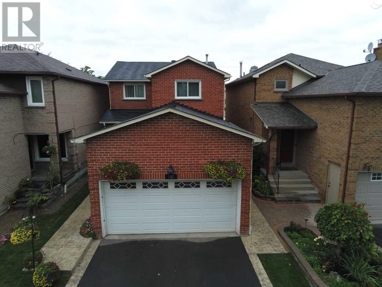 137 SURBRAY GRVE, mississauga, Ontario