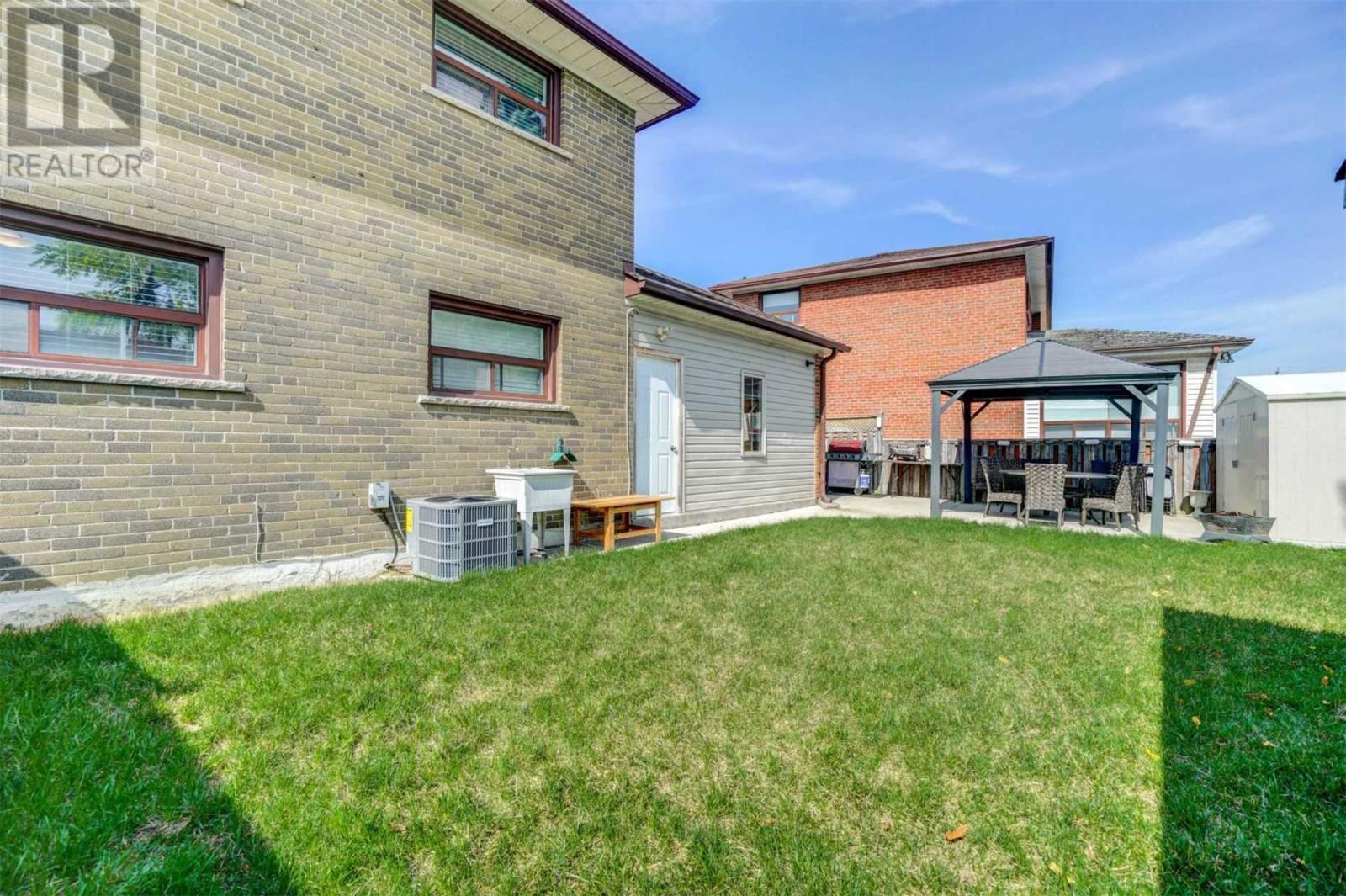 59 Plunkett Rd, Toronto, Ontario  M9L 2J4 - Photo 19 - W4582686