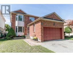 28 MOORCREST DR, aurora, Ontario