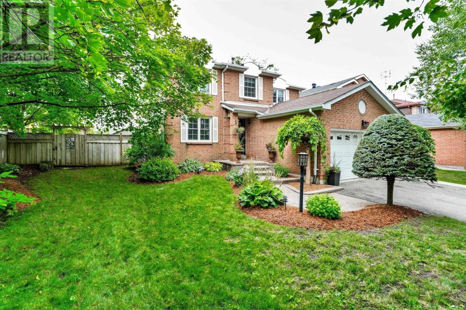 22 CONOVER CRT, brampton, Ontario