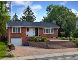 52 EAGLE ST, newmarket, Ontario