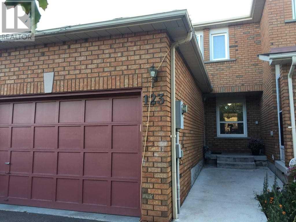 123 Tulip Dr, Brampton, Ontario  L6Y 3X6 - Photo 2 - W4587006