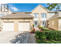 6 HARTNELL SQ, brampton, Ontario