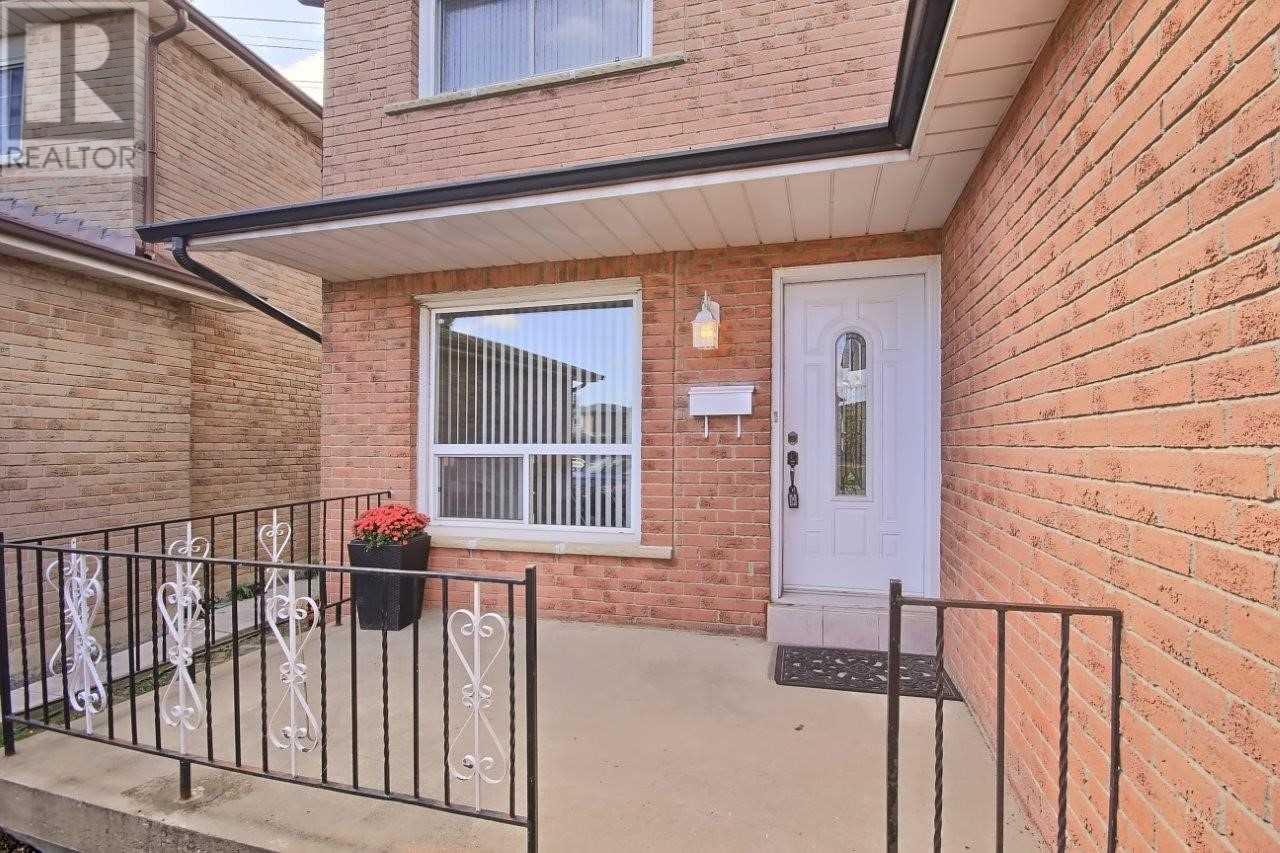 94 Cabernet Circ, Toronto, Ontario  M9V 4Z3 - Photo 3 - W4588240