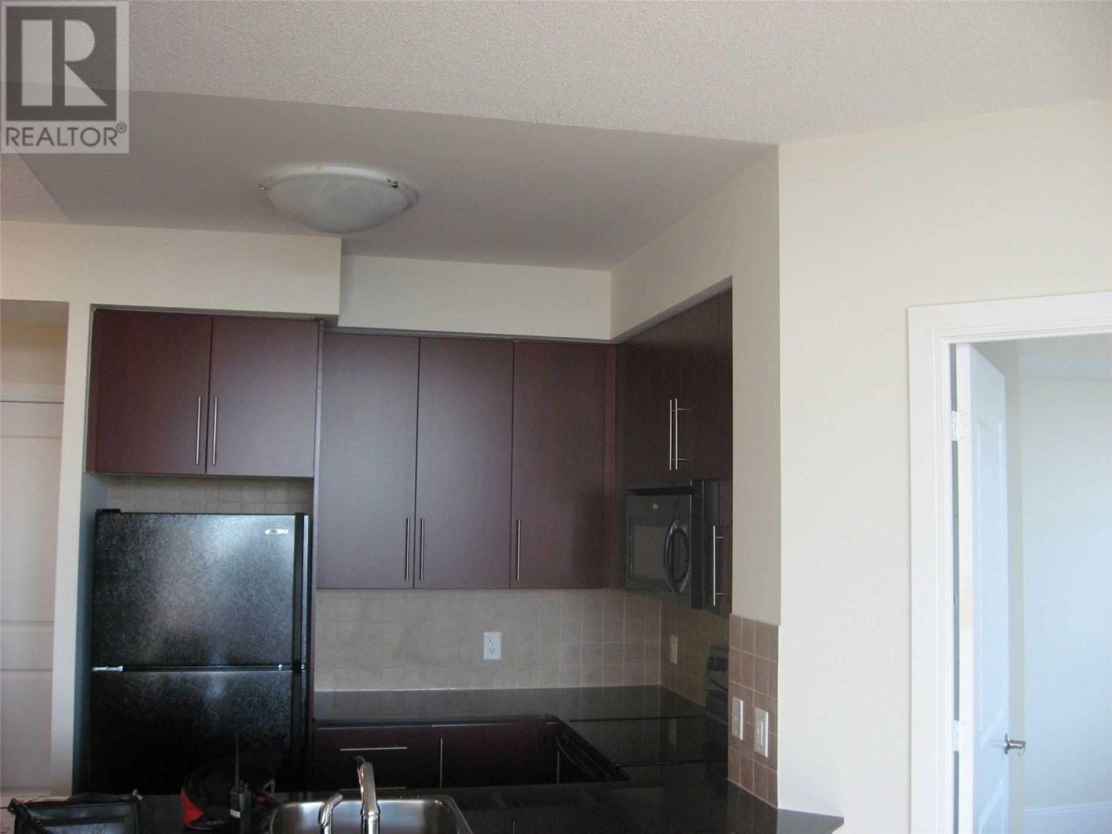 #1602 -330 Burnhamthorpe Rd S, Mississauga, Ontario  L5B 0E1 - Photo 2 - W4588868