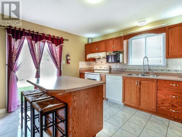 19 Udvari Cres, Kitchener, Ontario  N2N 3P5 - Photo 5 - X4589243