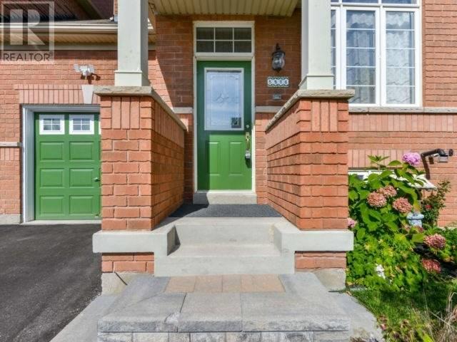 5586 Waterwind Cres, Mississauga, Ontario  L5M 0G2 - Photo 2 - W4590408