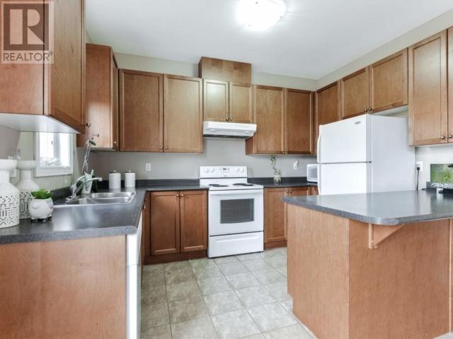 5586 Waterwind Cres, Mississauga, Ontario  L5M 0G2 - Photo 7 - W4590408