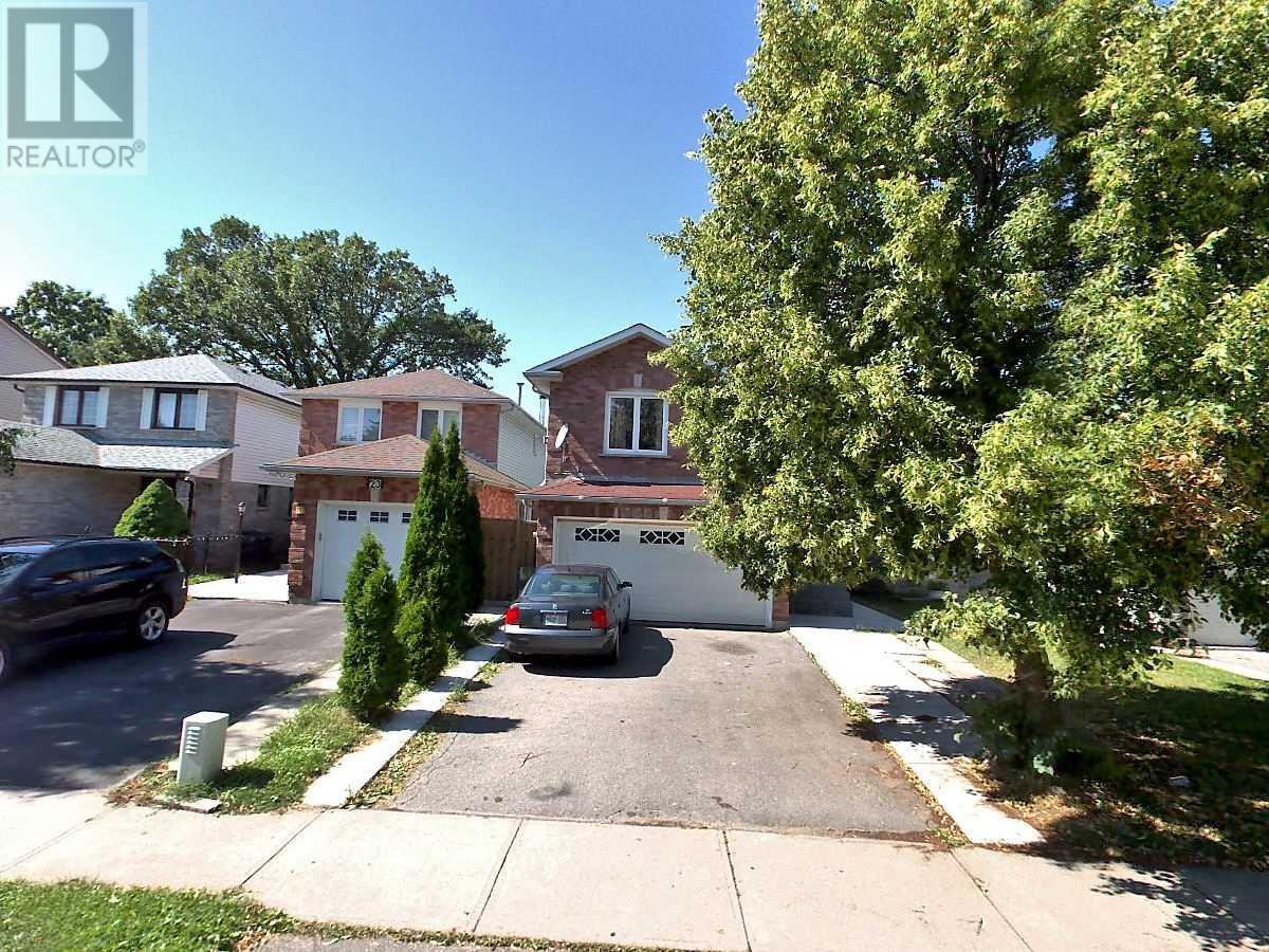 21 CLIPSTONE CRT, brampton, Ontario