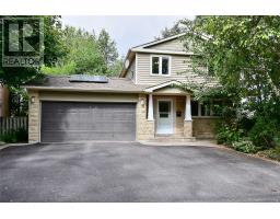 290 MANCHESTER DR, newmarket, Ontario