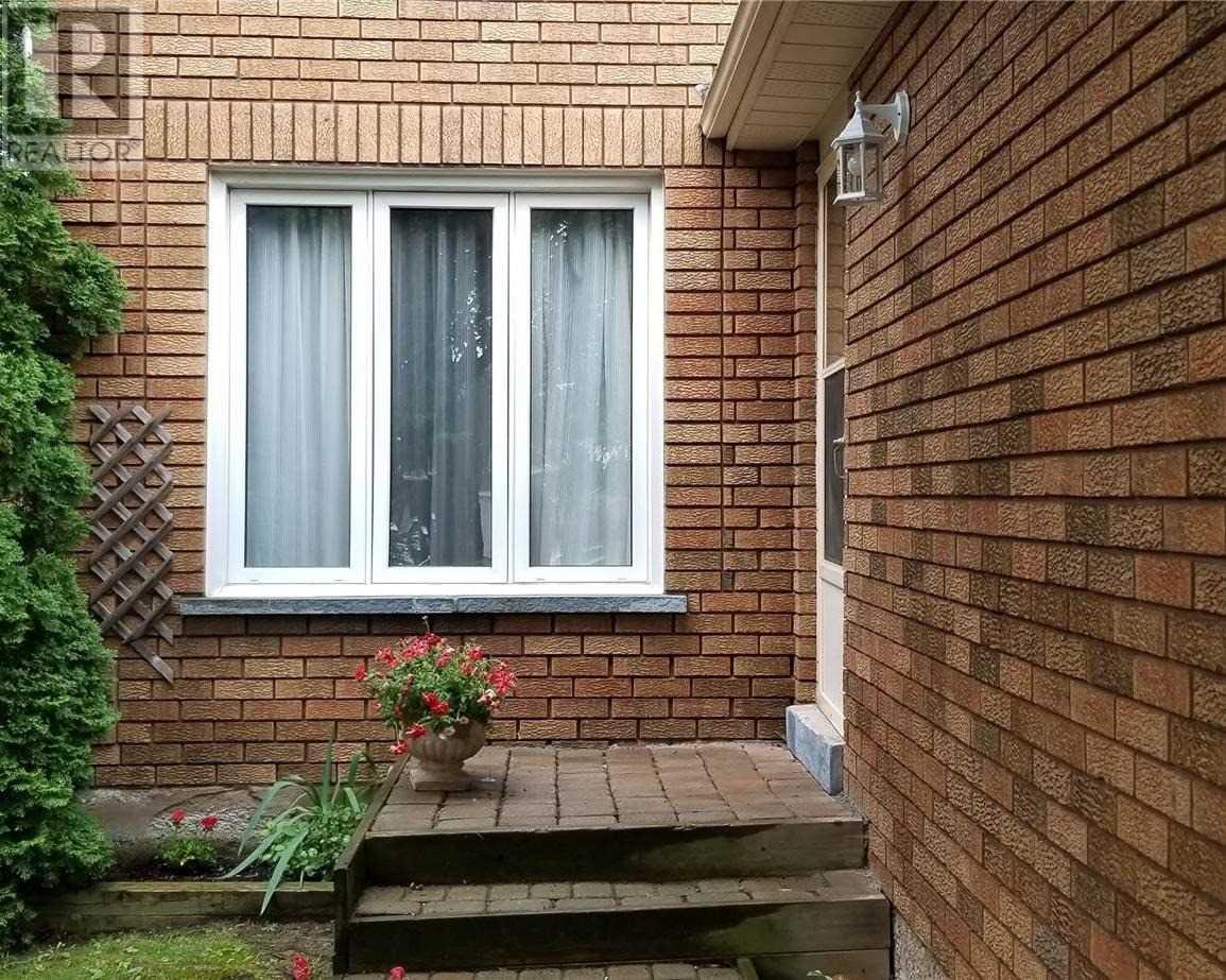 3404 Hargrove Rd, Mississauga, Ontario  L5L 4C9 - Photo 5 - W4590869