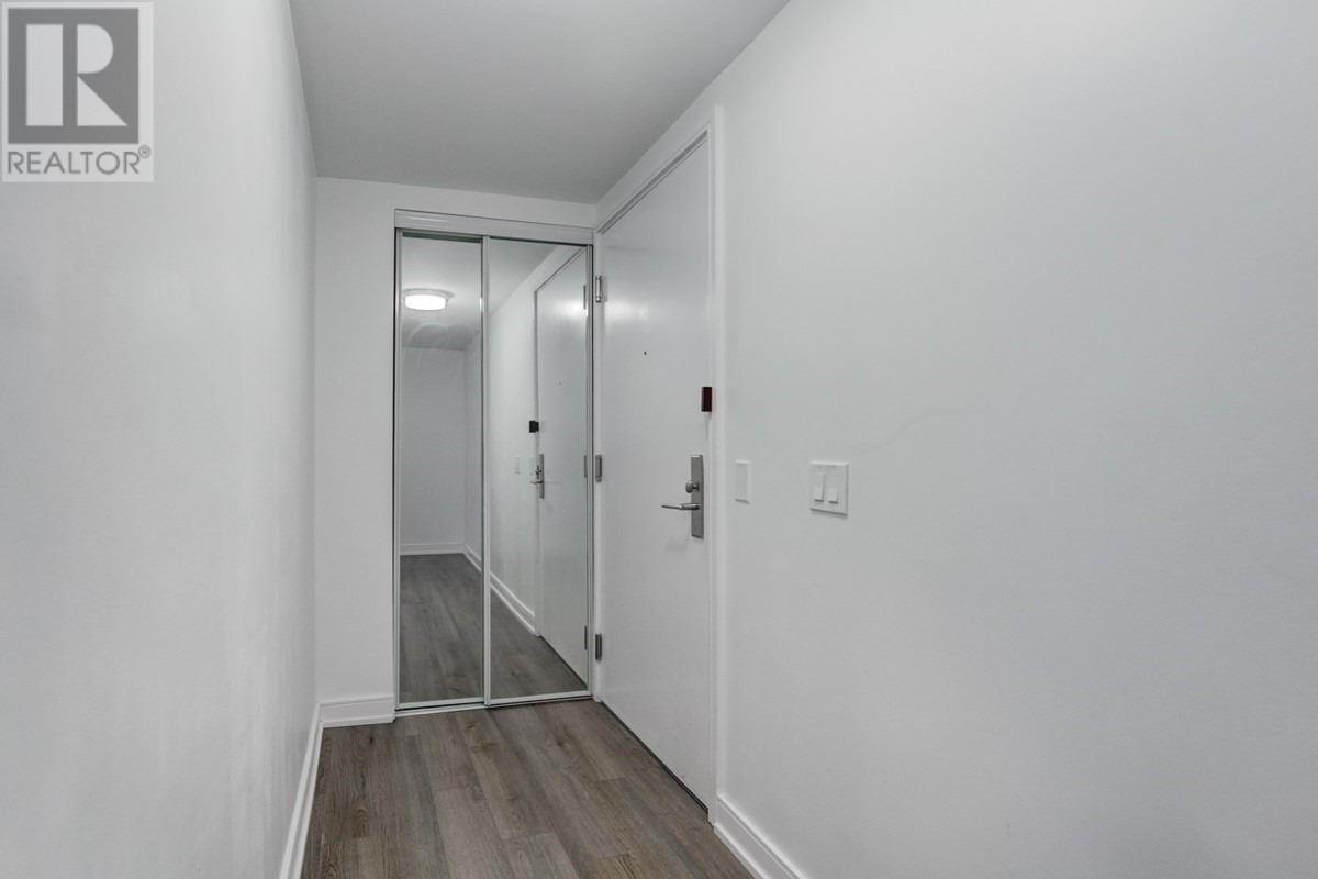 #2207 -20 Thomas Riley Rd, Toronto, Ontario  M9B 1B3 - Photo 2 - W4591365