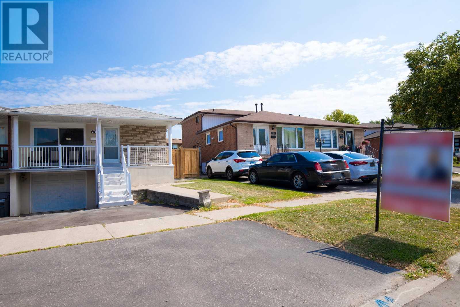 756 Annamore Rd, Mississauga, Ontario  L4Y 2V7 - Photo 2 - W4591696