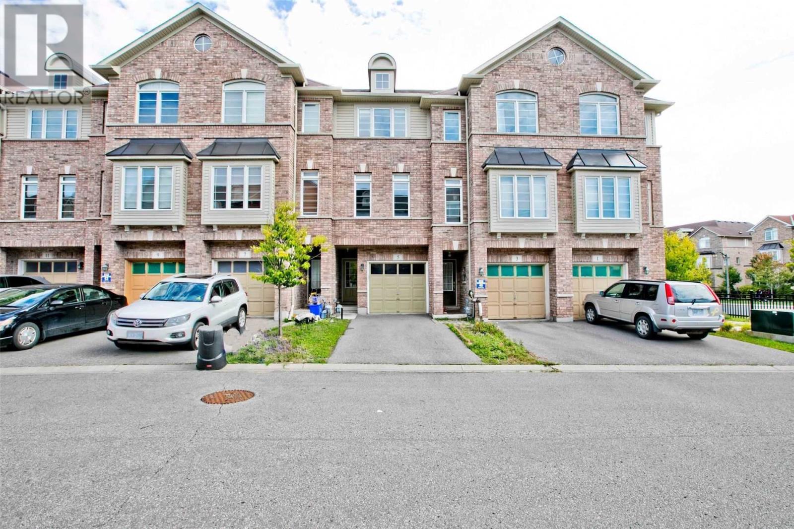 5 BEEHIVE LANE, markham, Ontario