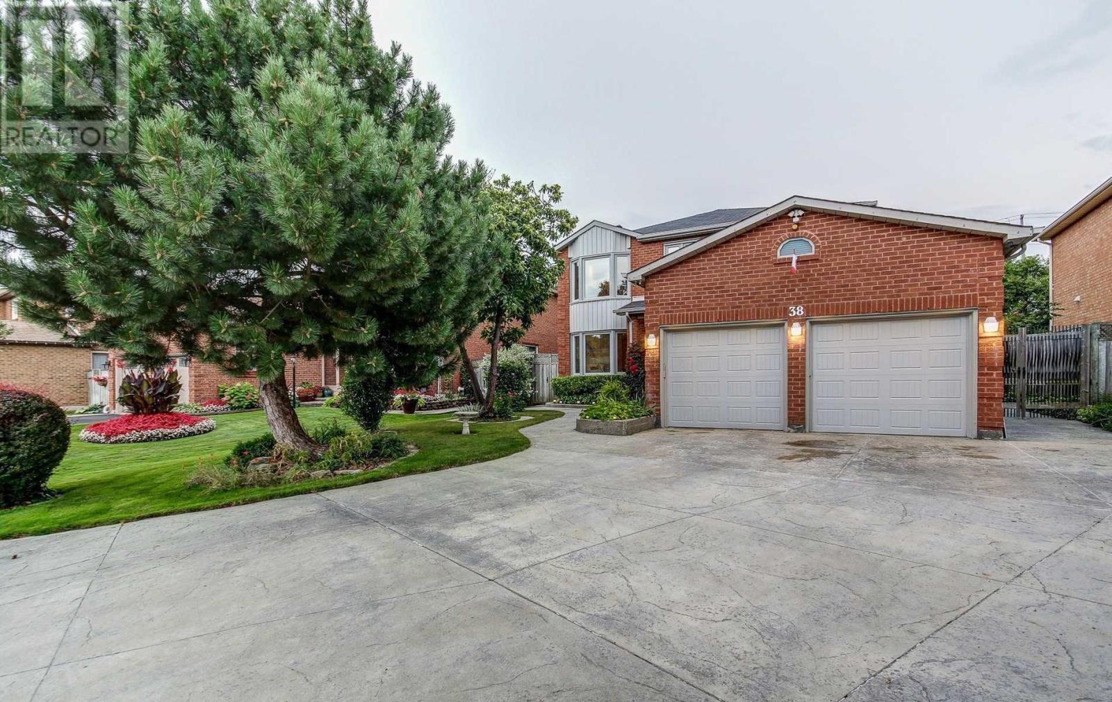 38 SETTLER CRT, brampton, Ontario