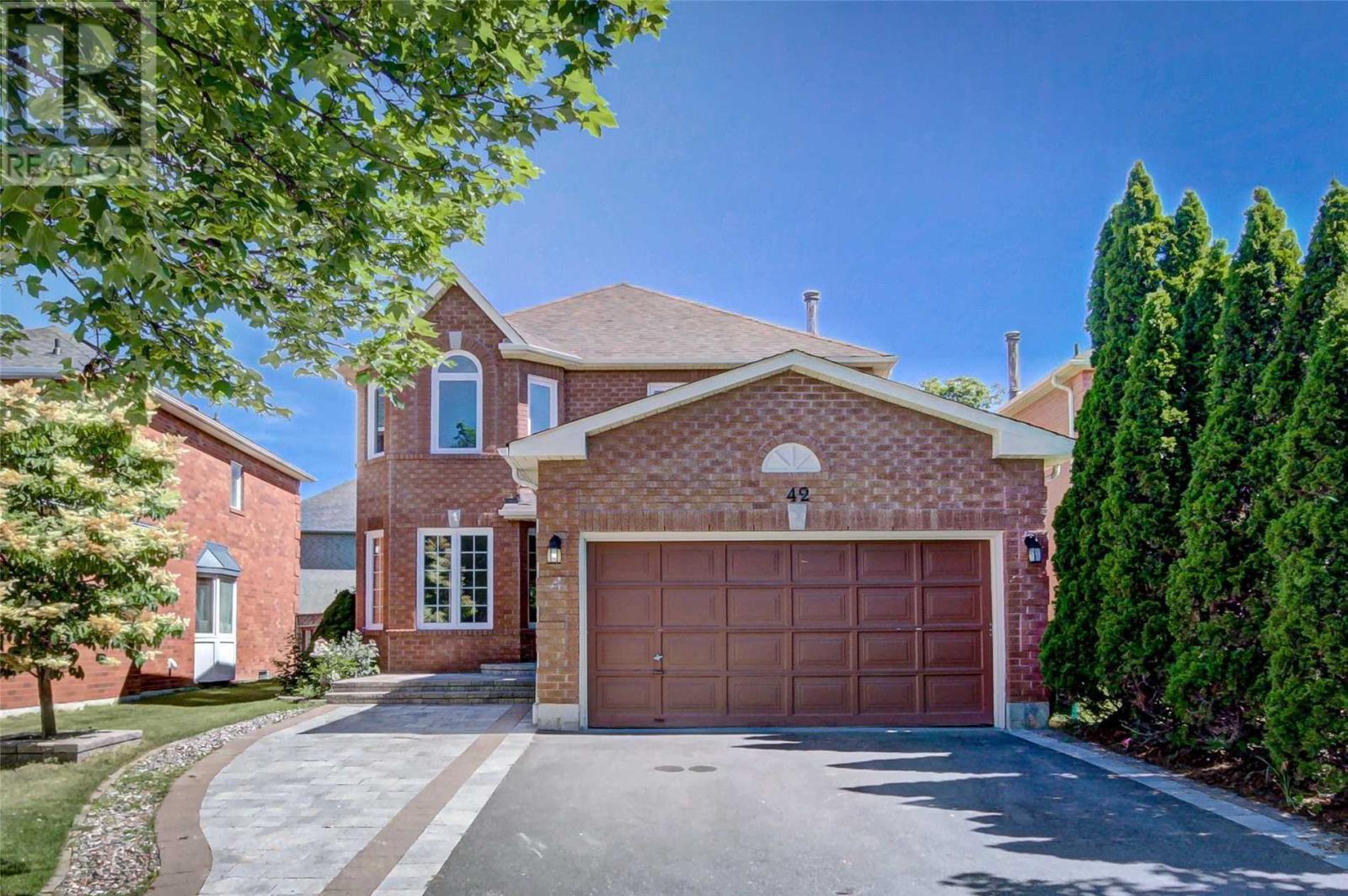 42 WINTERBERRY DR, whitby, Ontario