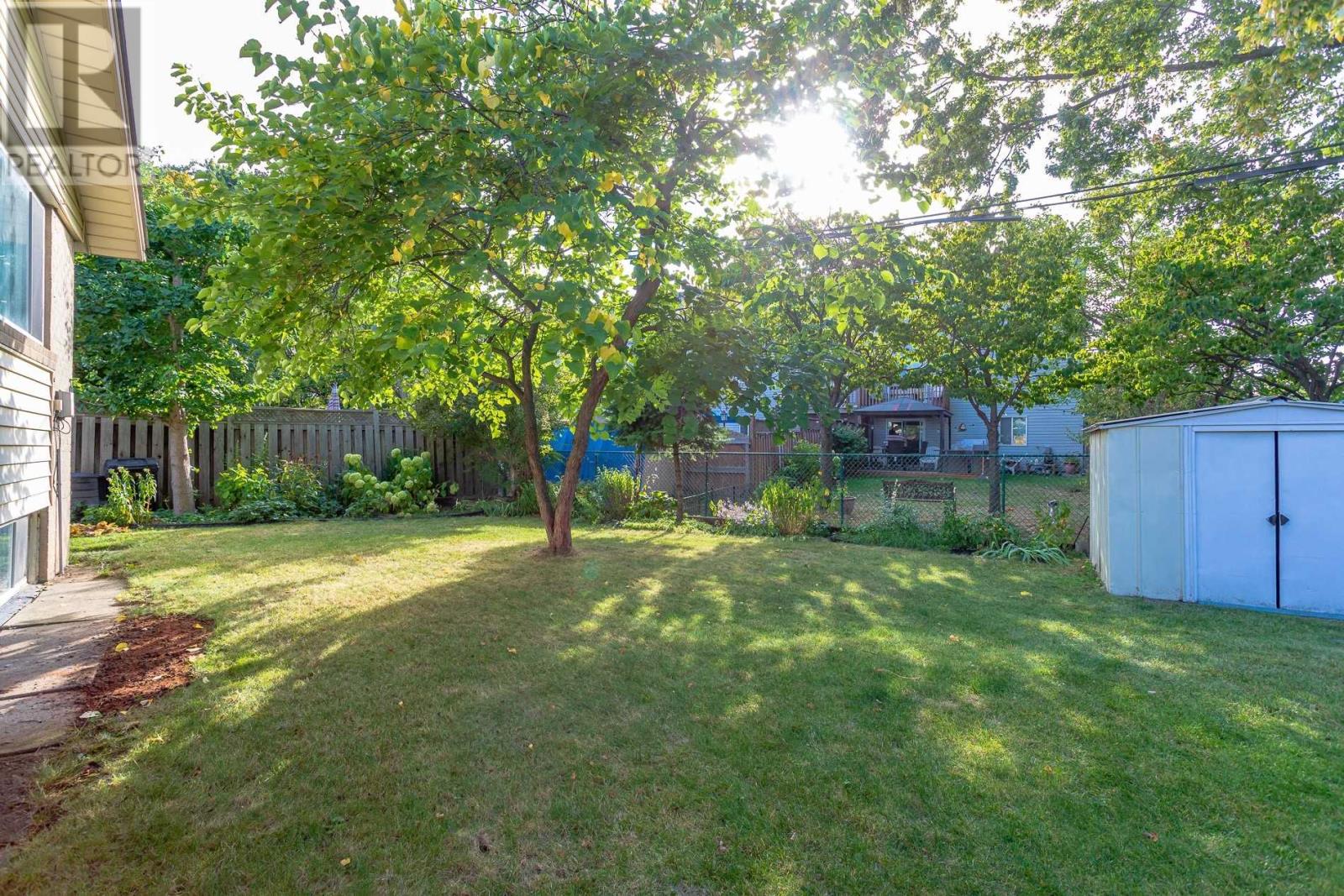 9 Rollins Pl, Toronto, Ontario  M9B 3Y4 - Photo 18 - W4594850