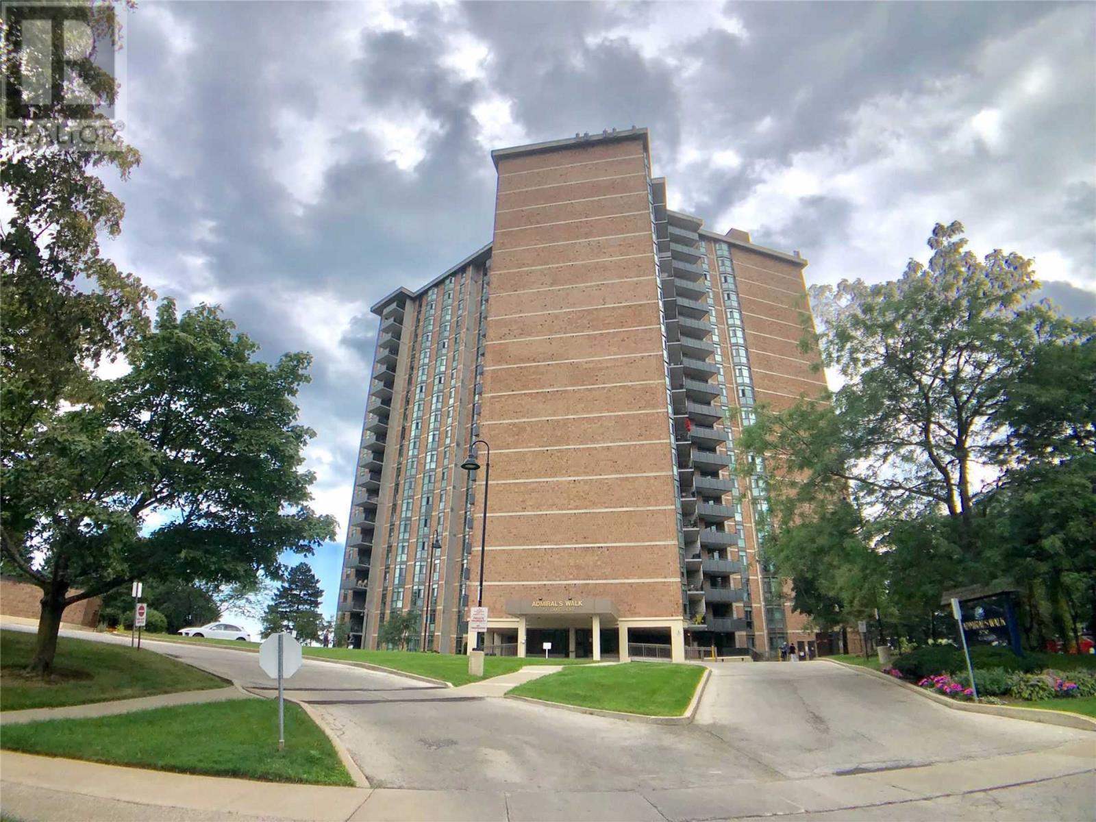 #609 -5250 Lakeshore Rd, Burlington, Ontario  L7L 5L2 - Photo 1 - W4594893