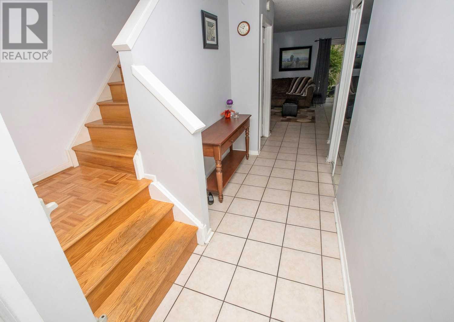 #30 -4171 Glen Erin Dr, Mississauga, Ontario  L5L 2G3 - Photo 2 - W4595106