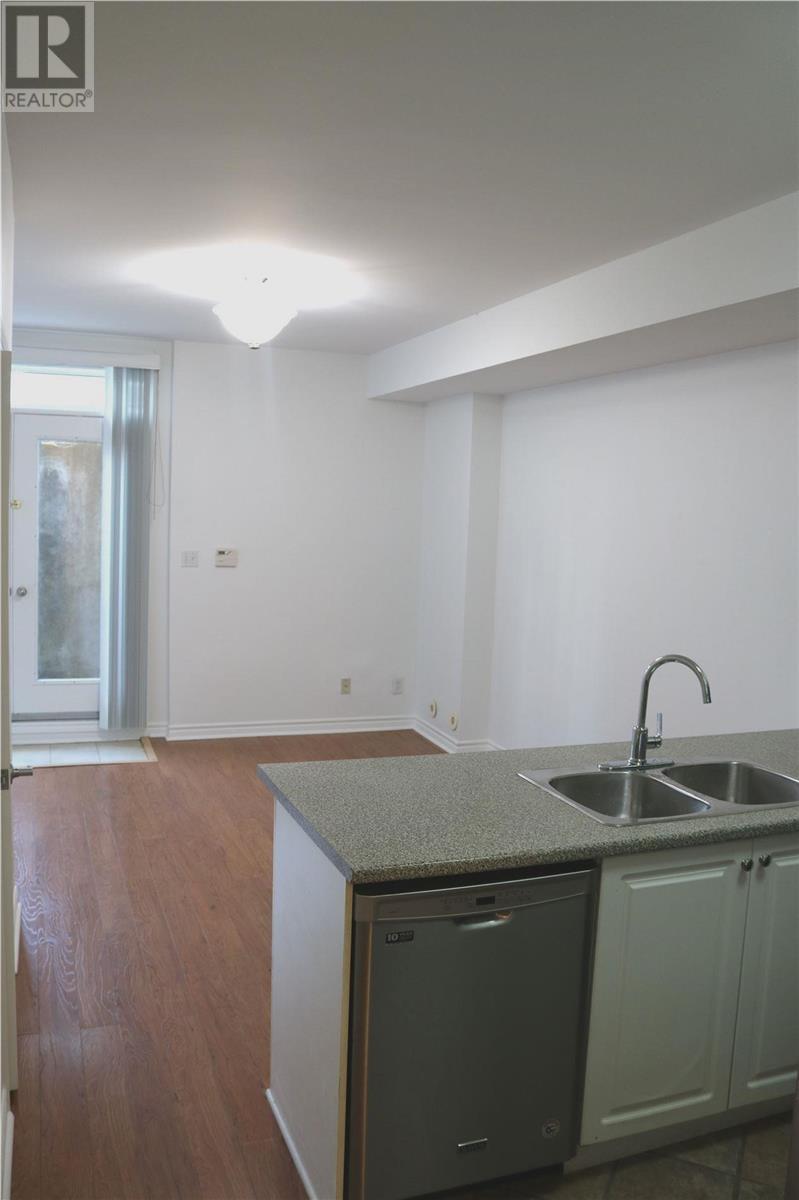 10 Connolly St, Toronto, Ontario  M6N 5G3 - Photo 3 - W4595308