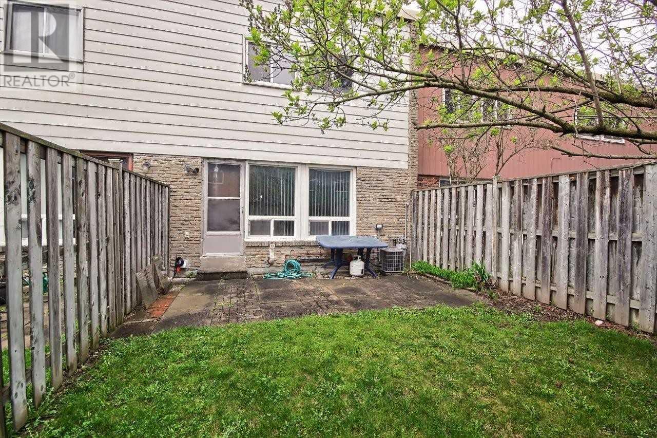 83 Elsa Vineway, Toronto, Ontario  M2J 4H8 - Photo 20 - C4595550