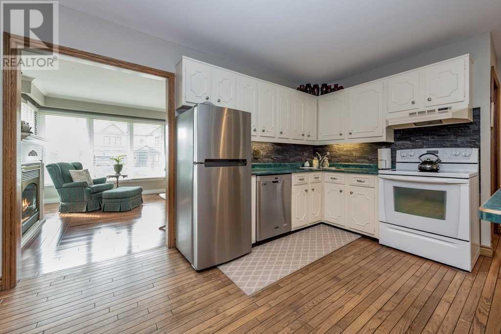 5 Cook Ave, Innisfil, Ontario  L0L 1L0 - Photo 7 - N4596455