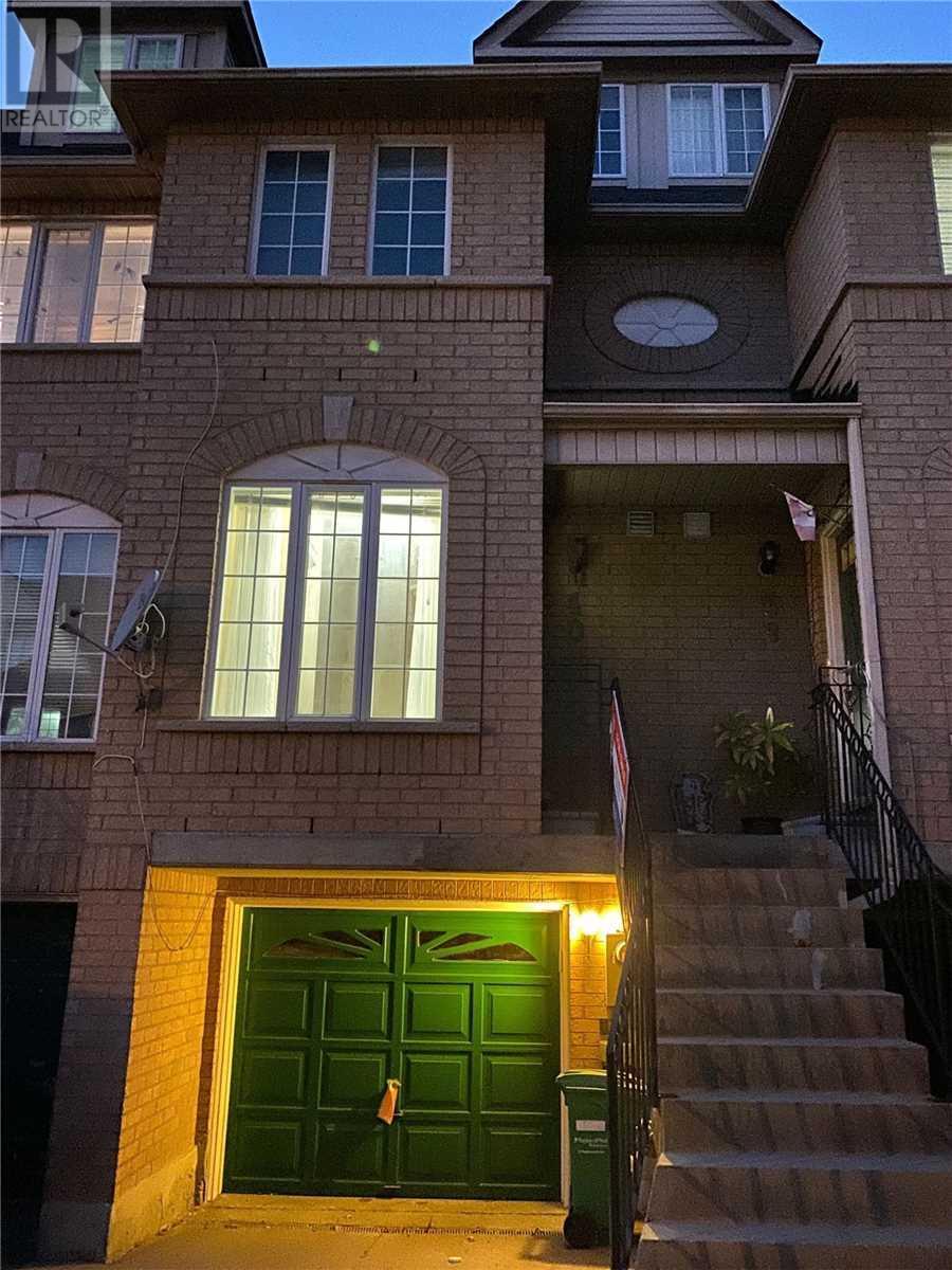 #40 -75 Strathaven Dr, Mississauga, Ontario  L5R 3W1 - Photo 1 - W4596435