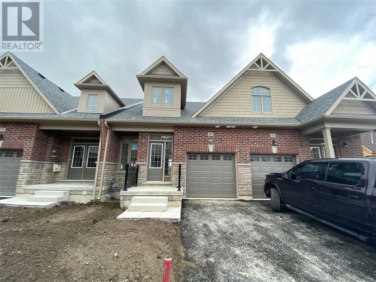 4 Pasquale Lane, East Gwillimbury, Ontario  L0G 1M0 - Photo 1 - N4597356