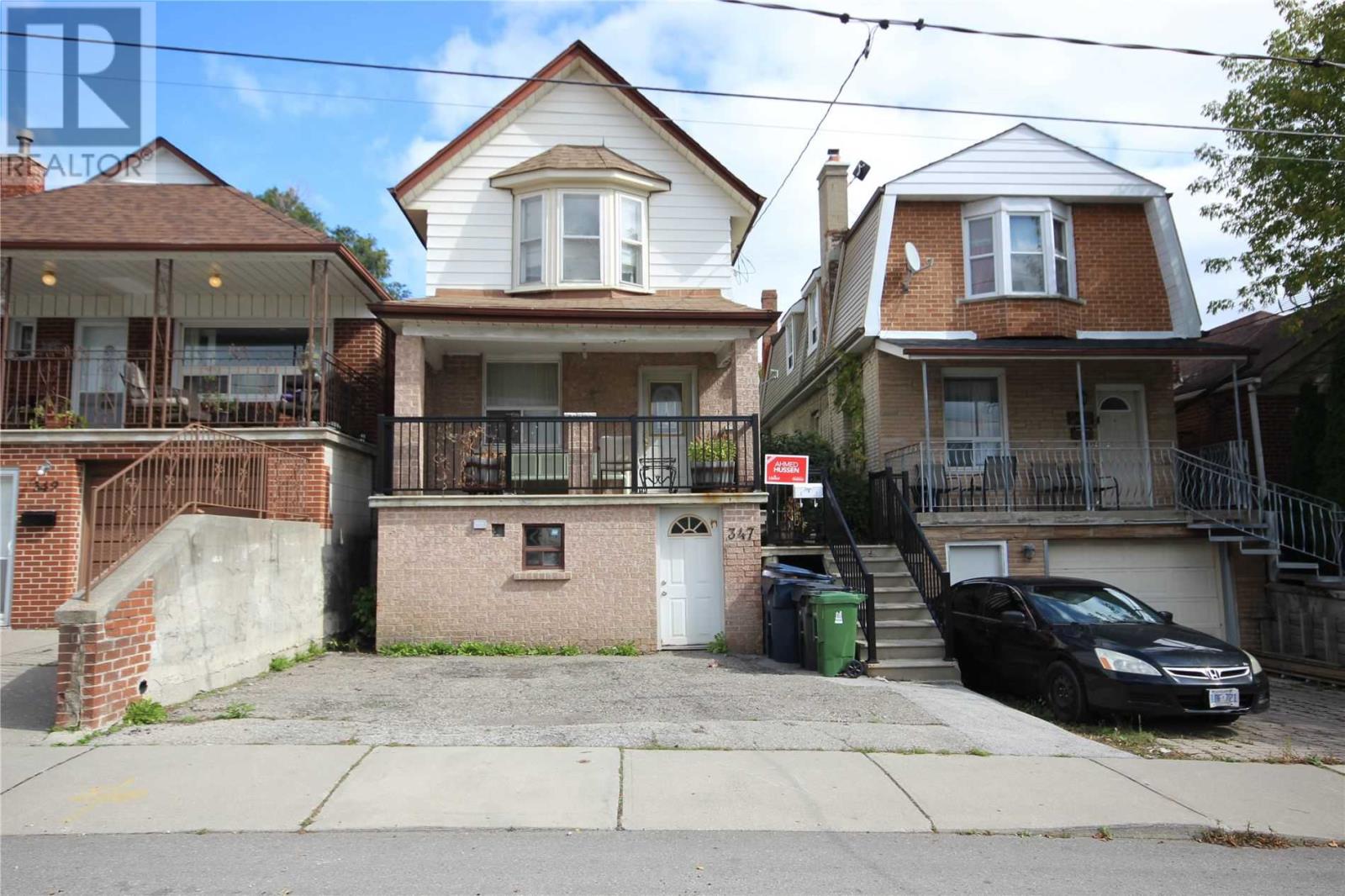 347 Kane Ave, Toronto, Ontario  M6M 3N9 - Photo 1 - W4597318