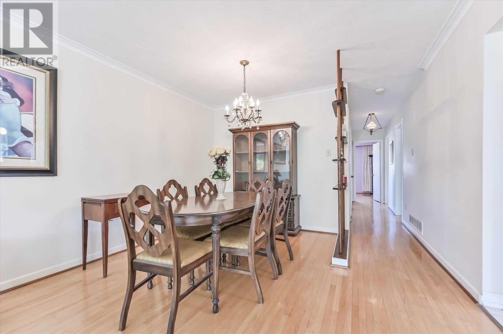 42 Collingdale Rd, Toronto, Ontario  M9V 3R1 - Photo 4 - W4597930