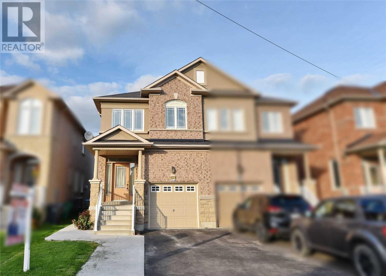 38 Saint Grace Crt, Brampton, Ontario  L6P 3B9 - Photo 1 - W4598159