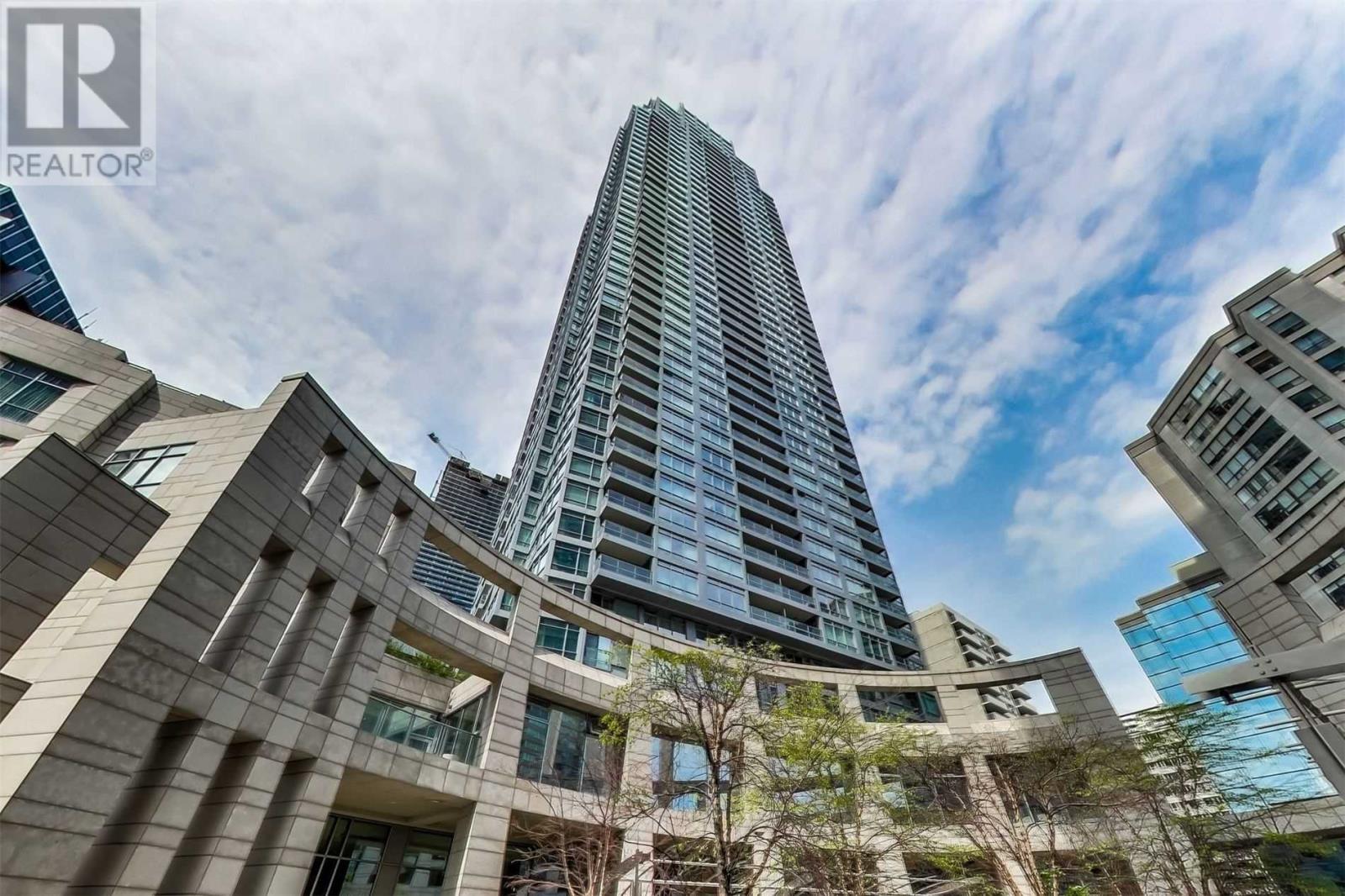 #4409 -2191 Yonge St, Toronto, Ontario  M4S 3H8 - Photo 1 - C4598395