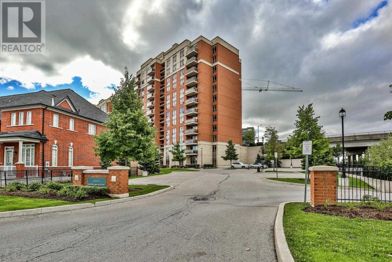 #204 -75 KING WILLIAM CRES, richmond hill, Ontario