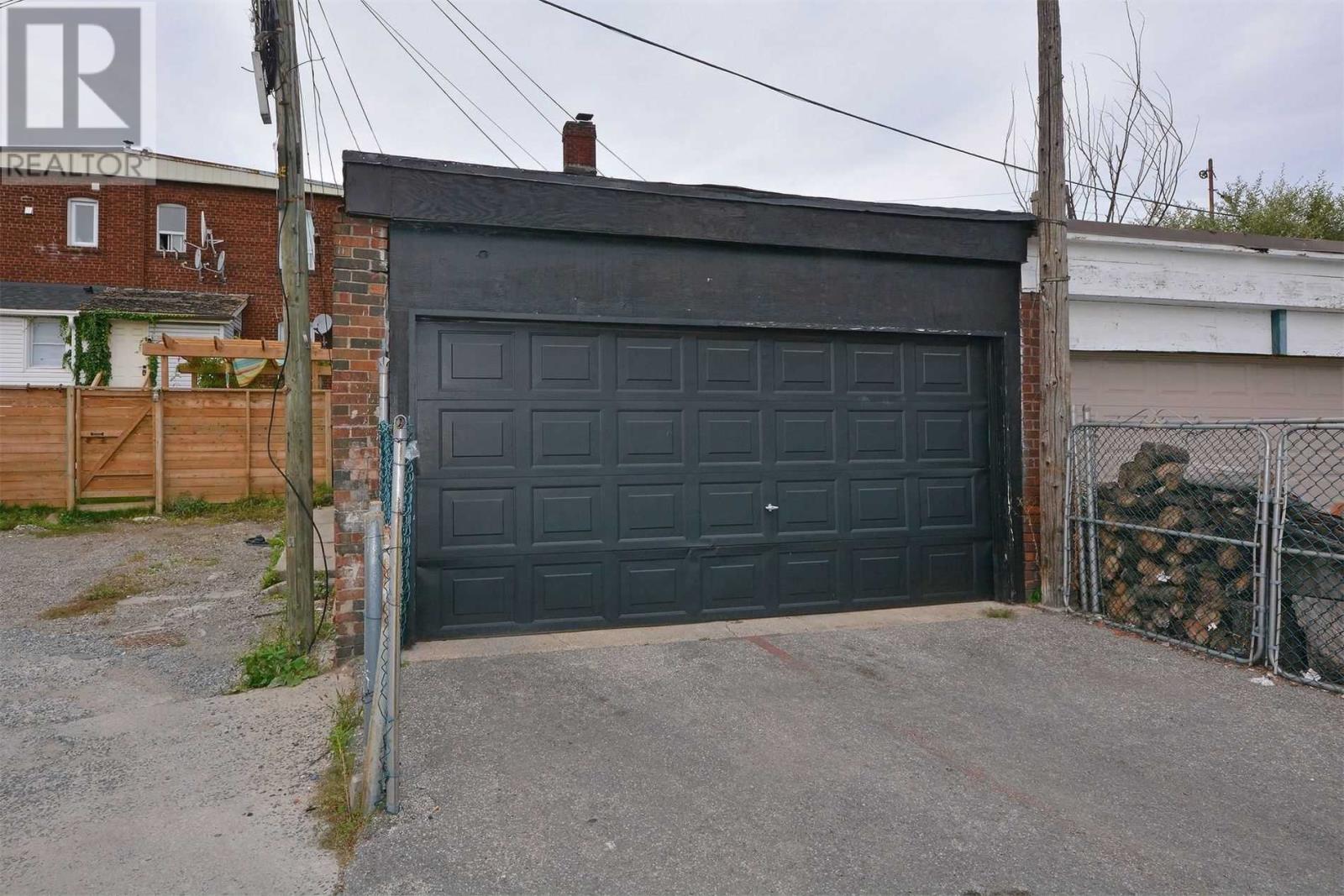 1933 Davenport Rd, Toronto, Ontario  M6N 1C3 - Photo 19 - W4598485