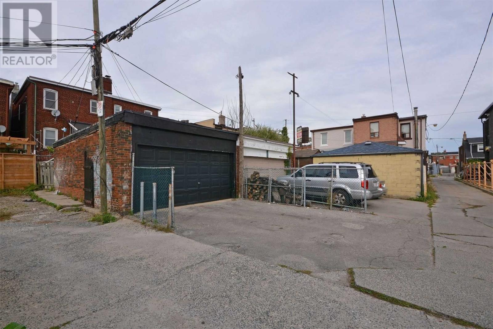 1933 Davenport Rd, Toronto, Ontario  M6N 1C3 - Photo 20 - W4598485