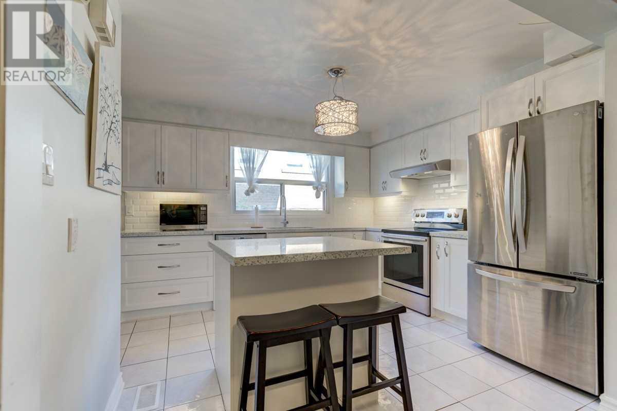 40 Dolores Rd, Toronto, Ontario  M3L 2A9 - Photo 6 - W4598834