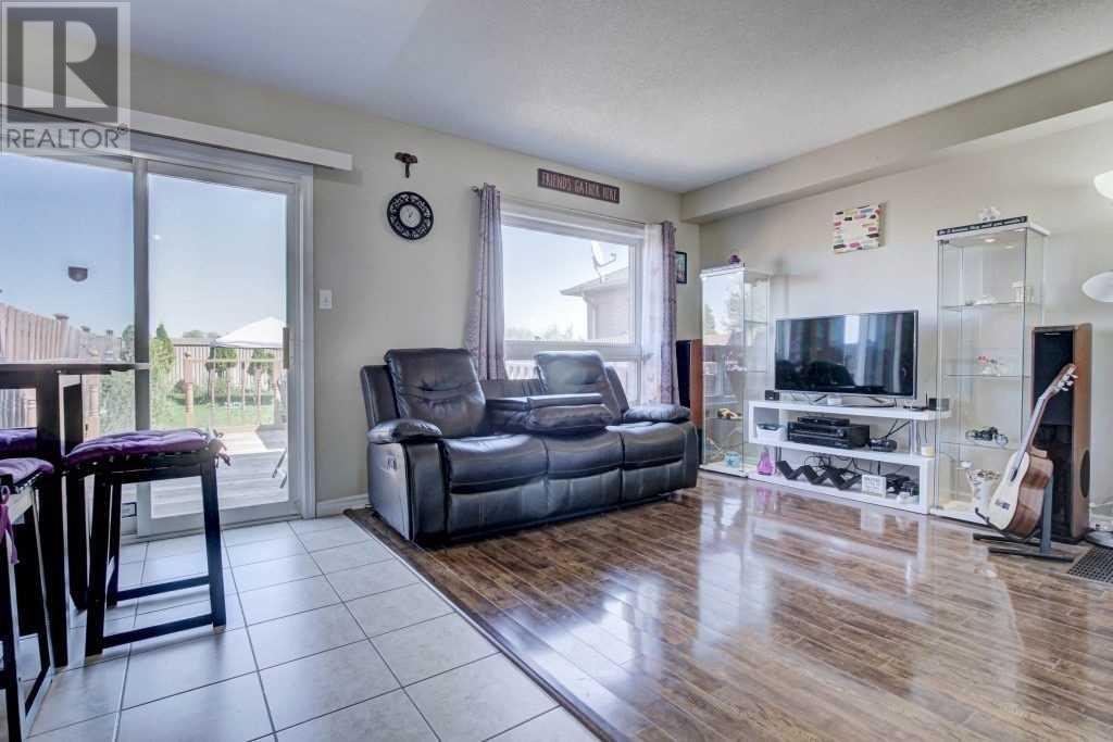 37 Milkweed Cres, Brampton, Ontario  L7A 2G5 - Photo 4 - W4598951