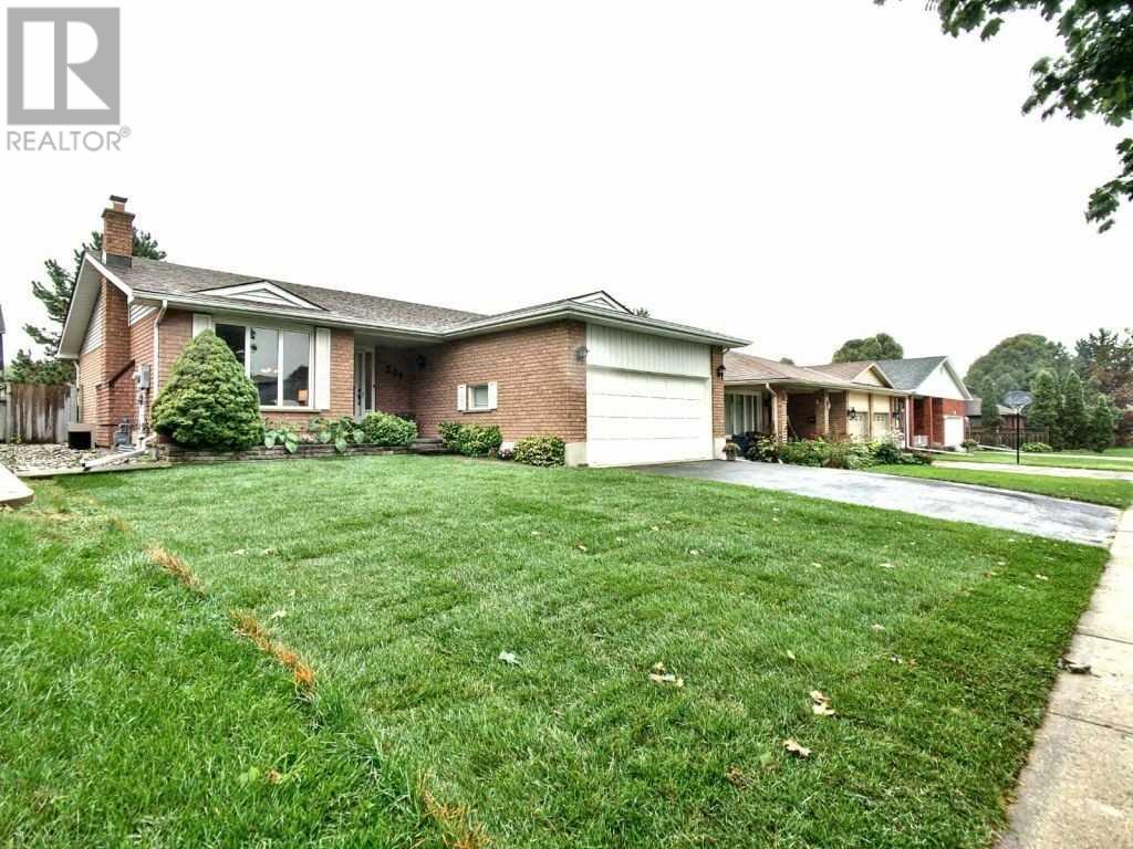 204 Oldfield Dr, Kitchener, Ontario    - Photo 2 - X4599475