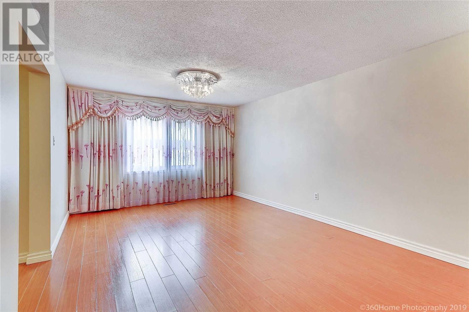 ##93 -270 Timberbank Blvd, Toronto, Ontario  M1W 2M1 - Photo 3 - E4599834