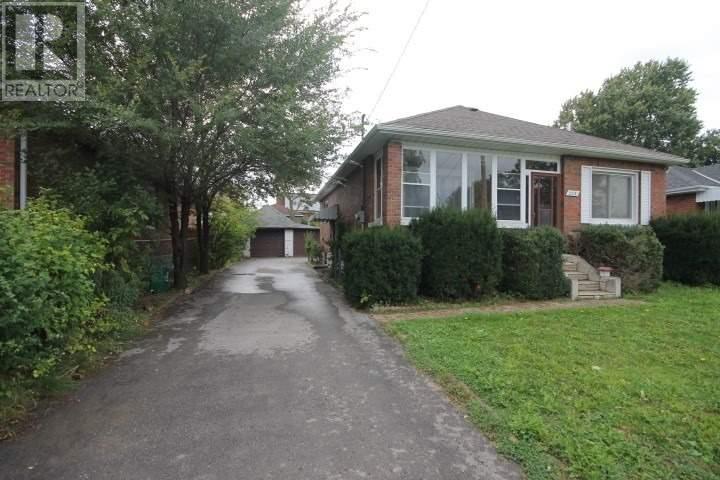 332 Lasalle Ave, Oshawa, Ontario  L1H 5Y6 - Photo 2 - E4600136