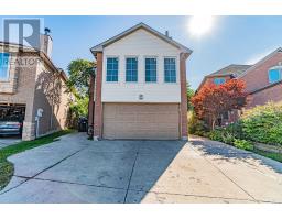 22 NATALIE CRT, brampton, Ontario