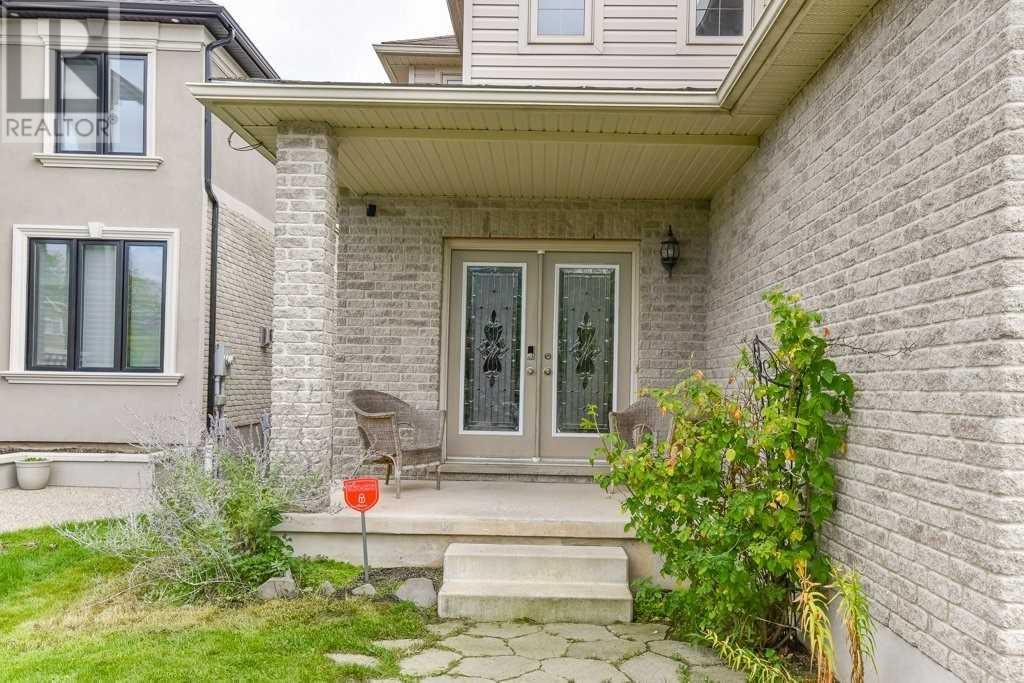 912 Foxbrook Crt, Kitchener, Ontario  N2P 2W1 - Photo 2 - X4600146