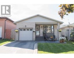 8 LYTON CRES, hamilton, Ontario