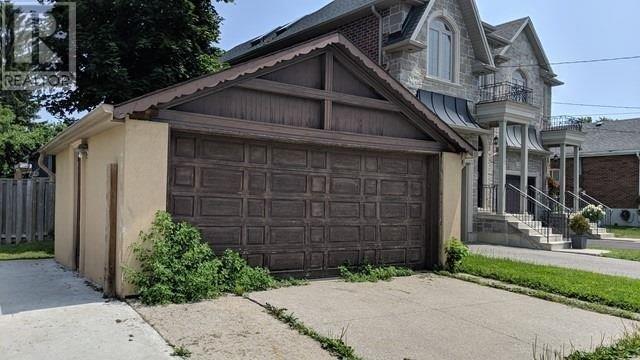 1753 Lawrence Ave, Toronto, Ontario  M6L 1C9 - Photo 2 - W4600815