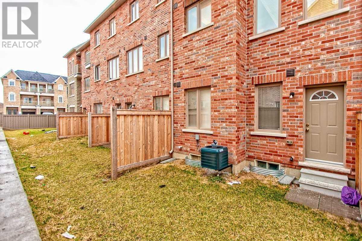 39 Sprucewood Rd, Brampton, Ontario  L6Z 0B4 - Photo 17 - W4601041