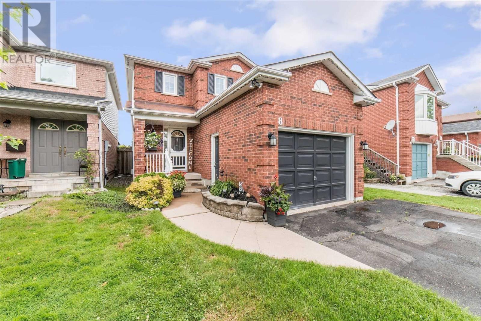 8 SIMNICK CRES, clarington, Ontario