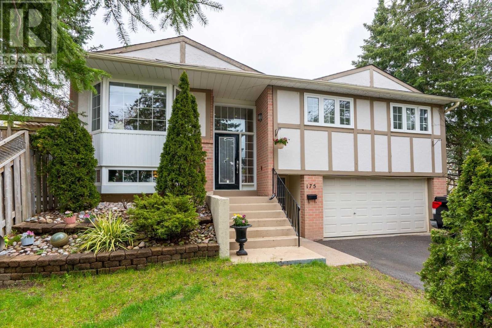 175 CURREY CRES, newmarket, Ontario