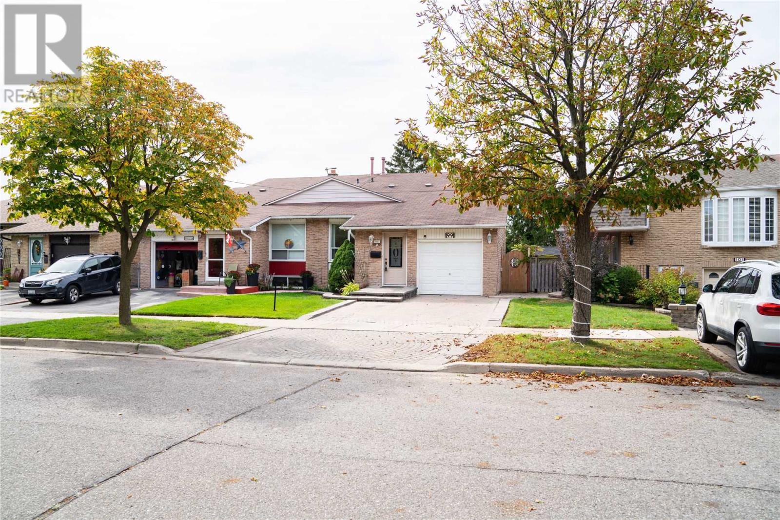 99 SALISBURY CIRC, brampton, Ontario