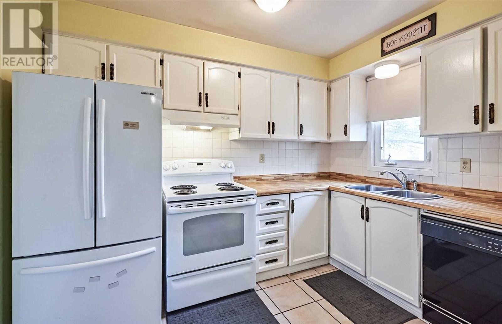 #35 -15 Guildwood Pkwy, Toronto, Ontario  M1E 4Y8 - Photo 2 - E4602748