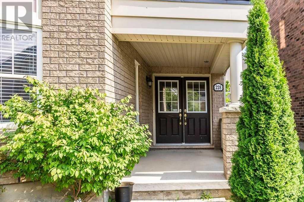 228 Magurn Gate, Milton, Ontario  L9T 7B4 - Photo 2 - W4602727